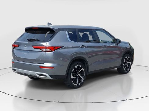 Used 2024 Mitsubishi Outlander SE AWD/4WD image 7