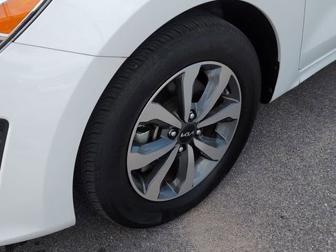 Used 2023 Kia Rio S w/ Technology Package image 11