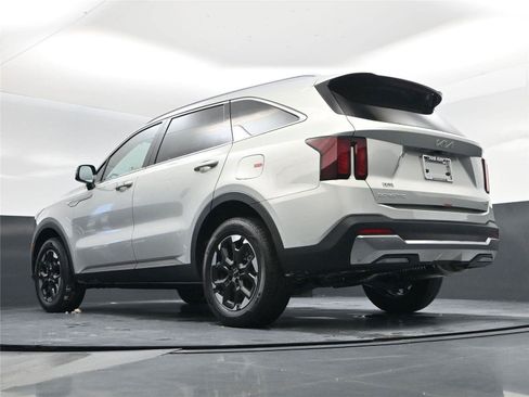 New 2026 Kia Sorento S image 21