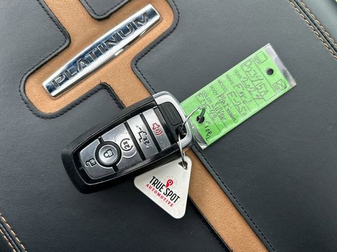 Used 2024 Ford F250 Platinum image 31