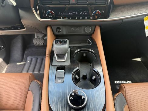 New 2026 Nissan Rogue Platinum AWD/4WD image 12