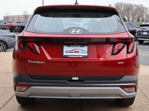 Certified 2025 Hyundai Tucson SE image 5