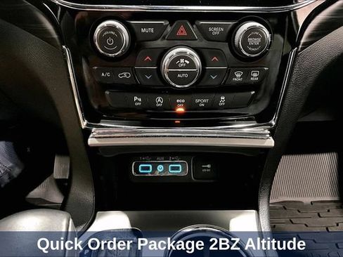 Used 2020 Jeep Grand Cherokee Altitude AWD/4WD image 22