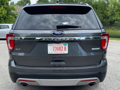 Used 2017 Ford Explorer XLT w/ Equipment Group 201A FWD image 5