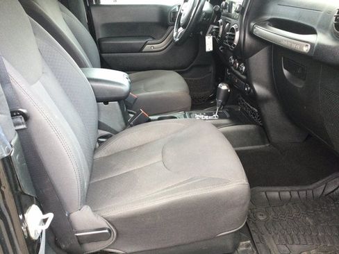 Used 2018 Jeep Wrangler Sport AWD/4WD image 18
