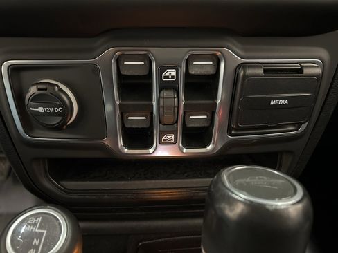 Used 2021 Jeep Gladiator Overland w/ Popular Equipment Package image 24