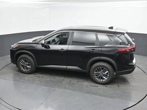 Used 2024 Nissan Rogue S AWD/4WD image 35