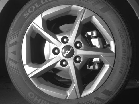 Used 2025 Kia K4 LXS image 13