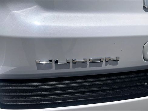 Used 2025 GMC Yukon Denali w/ Denali Reserve Package RWD image 31