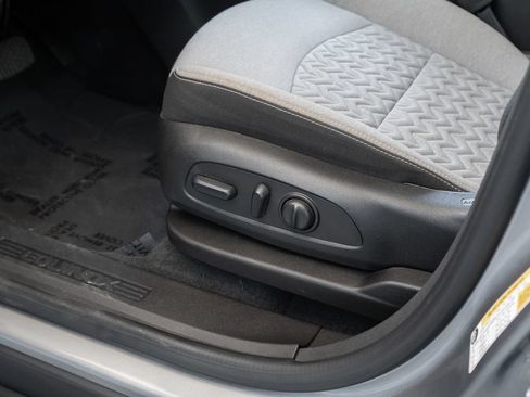 Used 2024 Chevrolet Equinox LS w/ LS Convenience Package FWD image 18