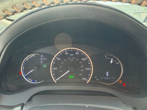 Used 2012 Lexus CT 200h Premium w/ Premium Audio Pkg FWD image 15
