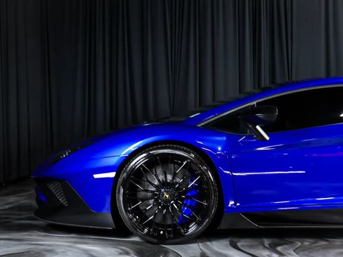 Used 2016 Lamborghini Aventador LP 750-4 Superveloce AWD/4WD image 13