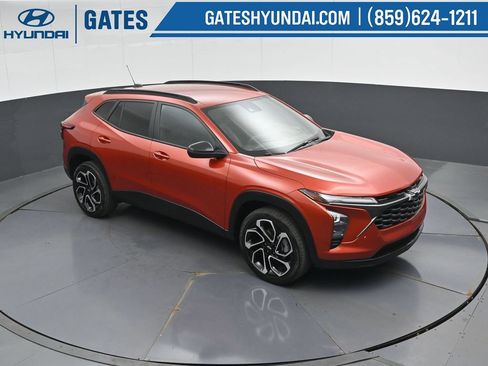 Used 2024 Chevrolet Trax RS w/ Driver Confidence Package FWD image 44