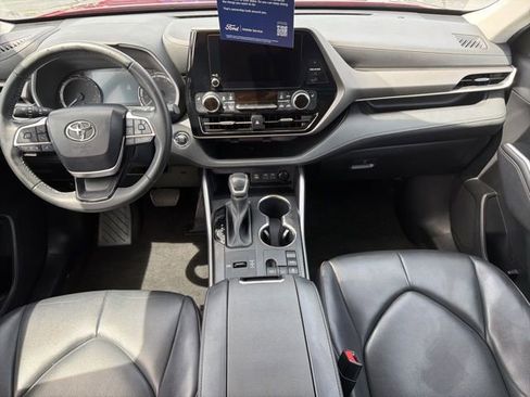 Used 2023 Toyota Highlander XLE image 15