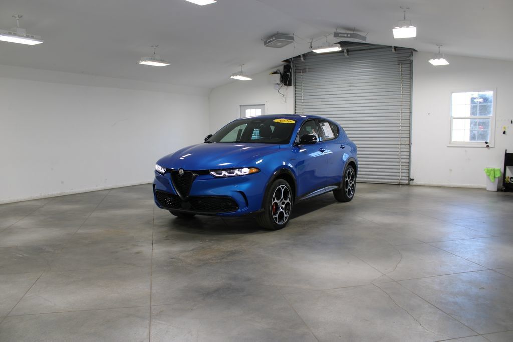 Used 2024 Alfa Romeo Tonale Veloce AWD/4WD image 4