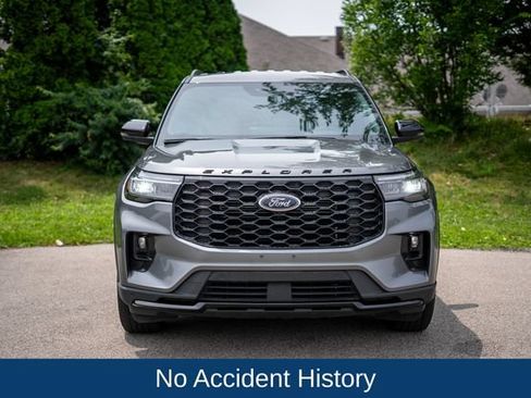 Used 2025 Ford Explorer ST-Line AWD/4WD image 2