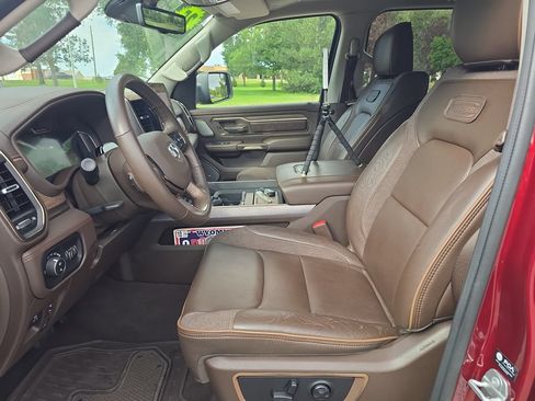 Used 2025 RAM 1500 Limited AWD/4WD image 11