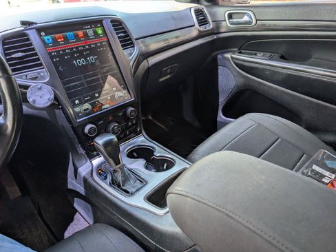 Used 2022 Jeep Grand Cherokee Laredo E RWD image 20