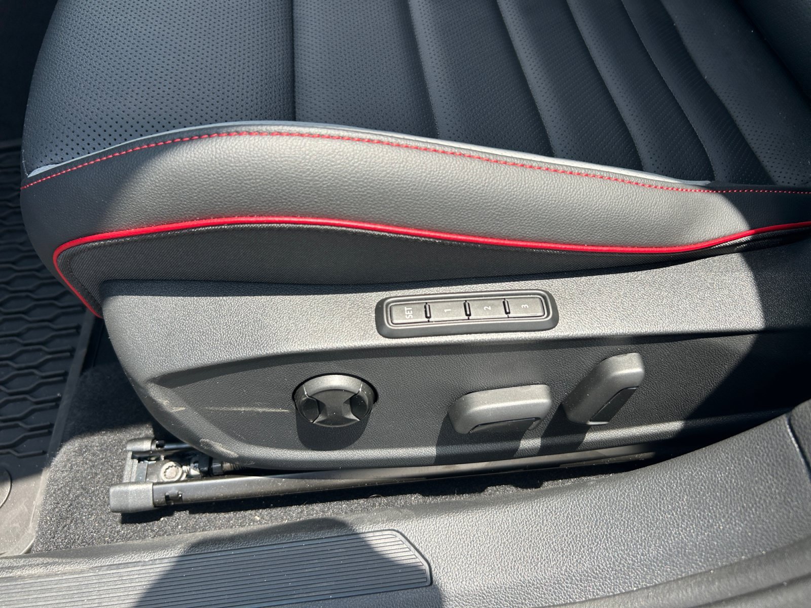 New 2026 Volkswagen GTI SE FWD image 14