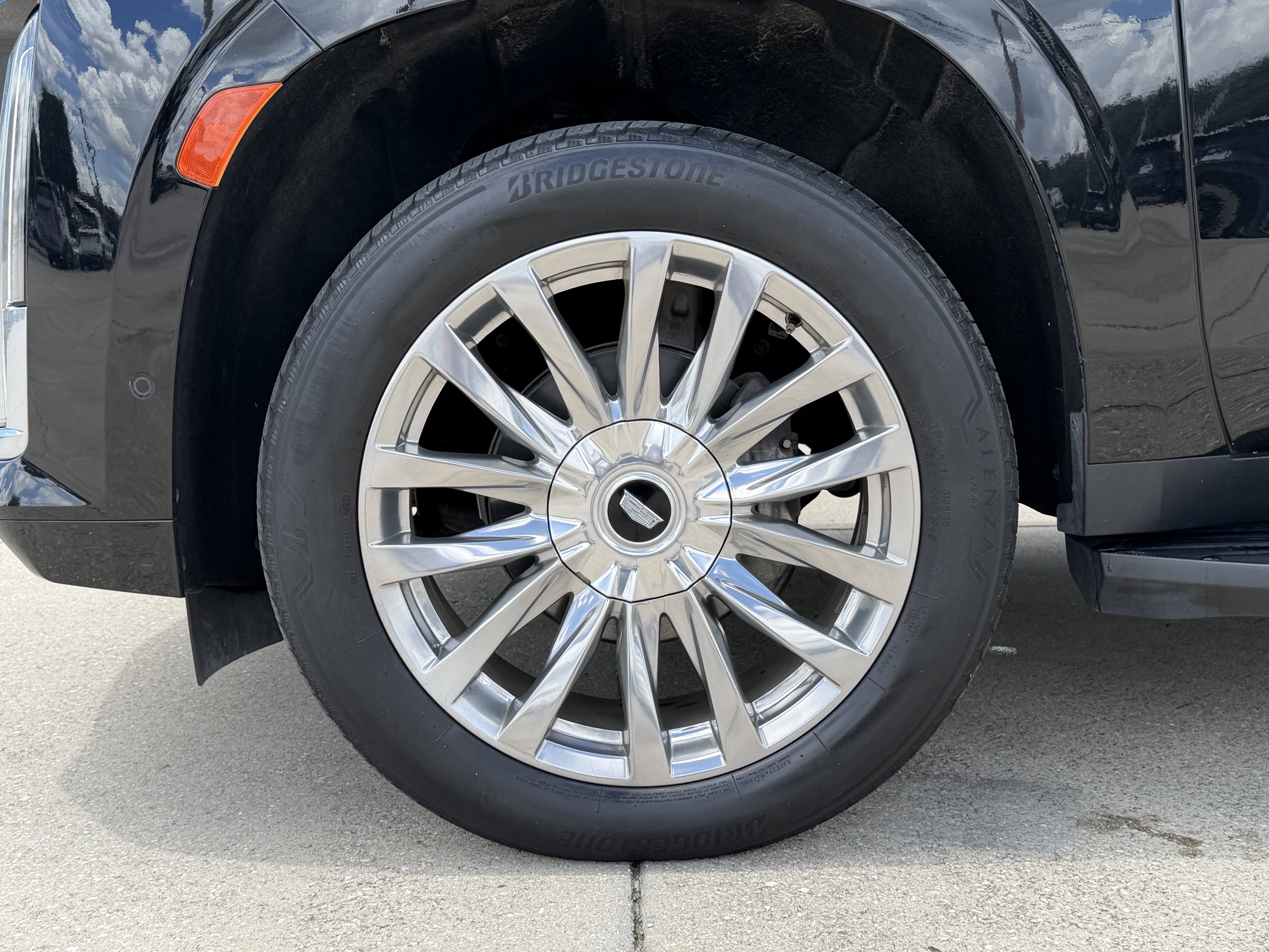 Used 2022 Cadillac Escalade Premium Luxury w/ LPO, Floor Liner Package AWD/4WD image 35