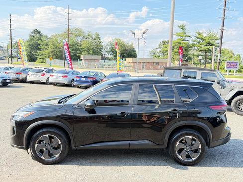 Used 2024 Nissan Rogue SV AWD/4WD image 7