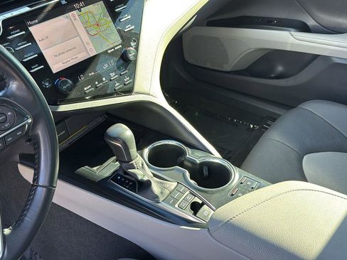 Used 2020 Toyota Camry XLE image 19