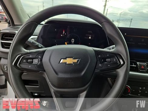 Used 2024 Chevrolet TrailBlazer LT w/ Driver Confidence Package image 13
