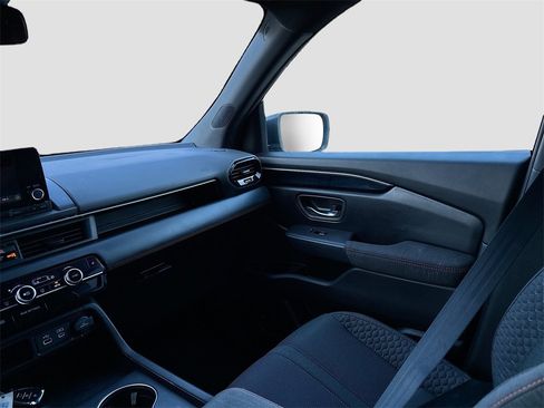 Used 2023 Honda Pilot Sport image 22