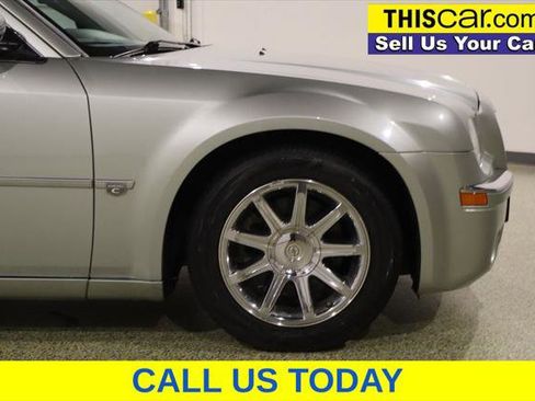Used 2006 Chrysler 300 C RWD image 10