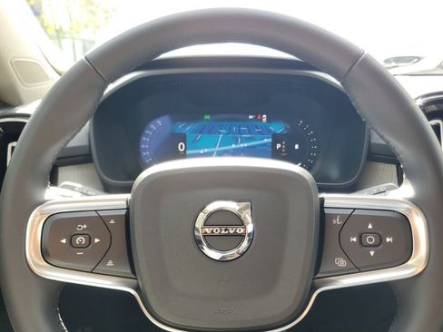 Certified 2026 Volvo XC40 B5 Plus AWD/4WD image 20