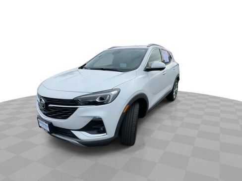 Certified 2022 Buick Encore GX Essence w/ Advanced Technology Package AWD/4WD image 4