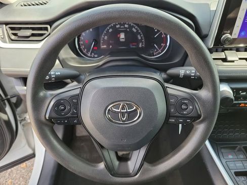 Used 2024 Toyota RAV4 LE image 21