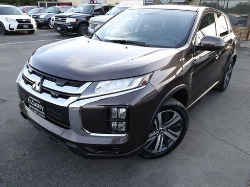 Used 2020 Mitsubishi Outlander Sport ES image 2