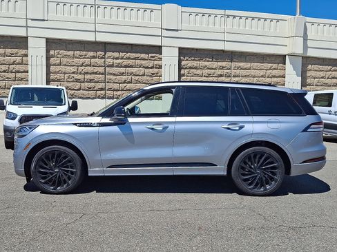 Used 2023 Lincoln Aviator Reserve w/ Equipment Group 201A AWD/4WD image 7