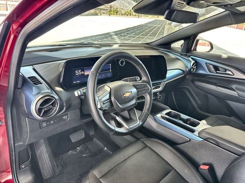 Used 2025 Chevrolet Equinox EV LT w/ Convenience Package image 2