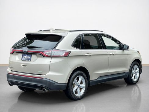Used 2017 Ford Edge SE w/ Cargo Accessory Package FWD image 12
