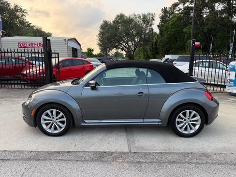 Used 2013 Volkswagen Beetle TDI FWD image 8