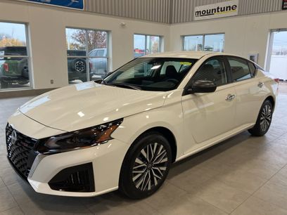 Used 2025 Nissan Altima 2.5 SV