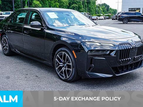 Used 2023 BMW 760i xDrive AWD/4WD image 4