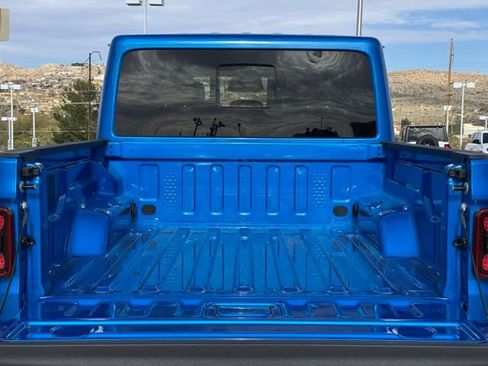 New 2026 Jeep Gladiator Mojave image 12