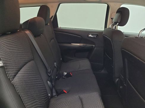 Used 2020 Dodge Journey SE w/ SE Popular Equipment Group FWD image 19