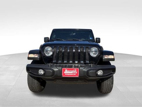 Used 2022 Jeep Wrangler Unlimited Sahara image 9