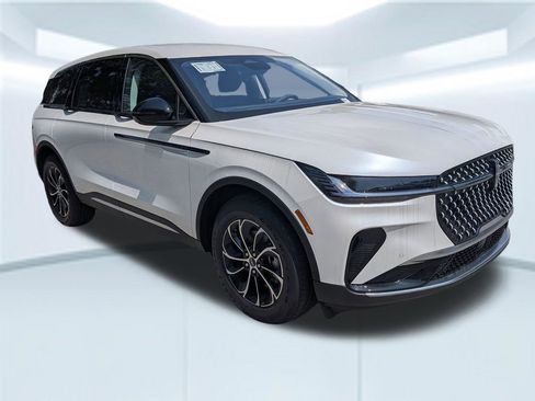 New 2026 Lincoln Nautilus Premier AWD/4WD image 9