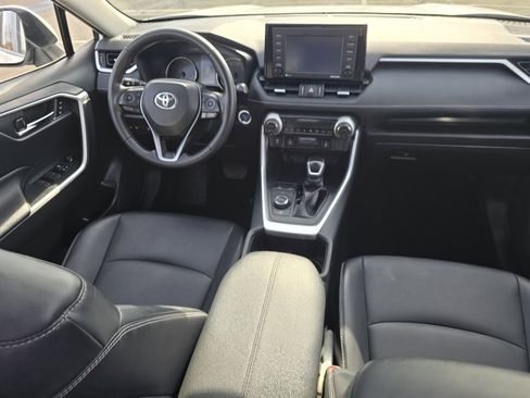 Used 2022 Toyota RAV4 XLE Premium image 23