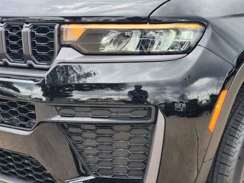 New 2026 Jeep Grand Cherokee Altitude RWD image 5