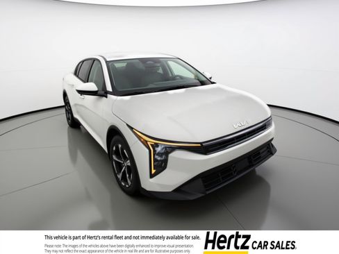 Used 2025 Kia K4 LXS image 1