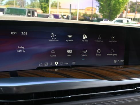 Used 2025 Cadillac Escalade ESV Sport Platinum w/ LPO, ONYX Package image 8