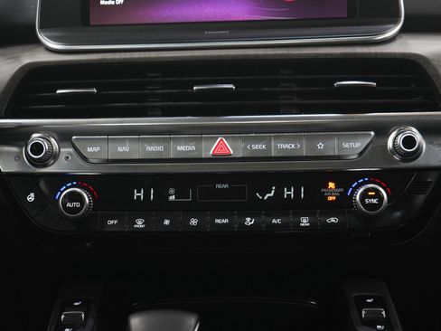 Used 2022 Kia Telluride EX w/ EX Premium Package image 18