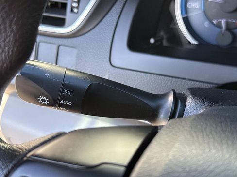 Used 2016 Toyota Camry LE image 42