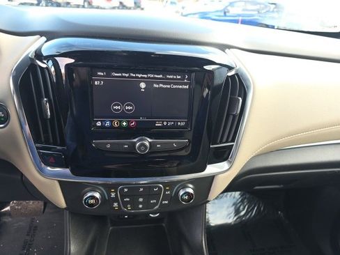 Used 2023 Chevrolet Traverse LS image 29